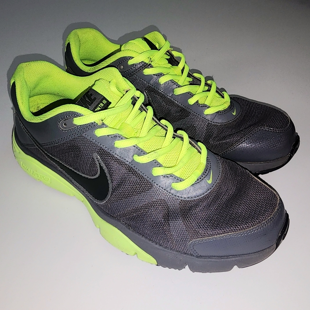 Nike Dual Fusion TR III men's size 11.5 running shoes gray and neon yellow green